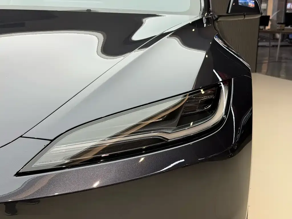 Tesla Model 3 — фото 3