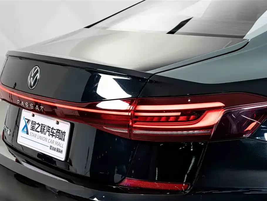 Volkswagen Passat — фото 7