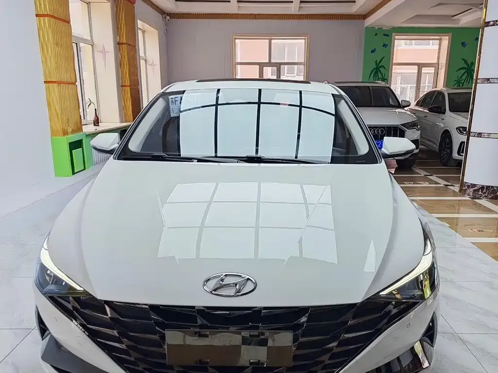 Hyundai Elantra — фото 10