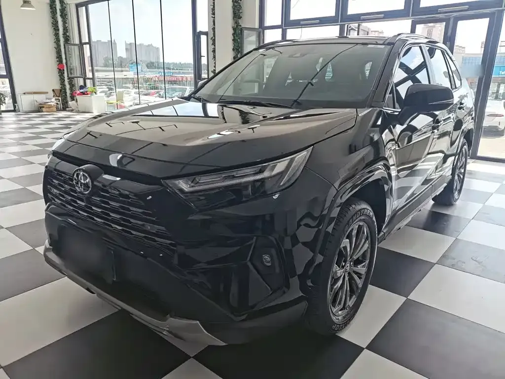 Toyota RAV4 — фото 1