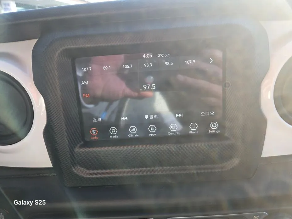 Jeep Wrangler 2021 из KR, фото 4