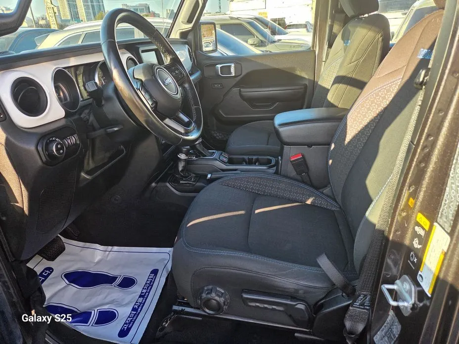 Jeep Wrangler 2021 из KR, фото 7