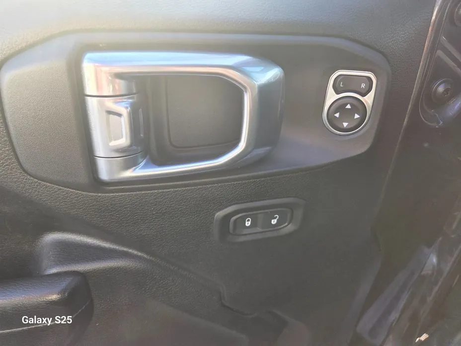 Jeep Wrangler 2021 из KR, фото 3