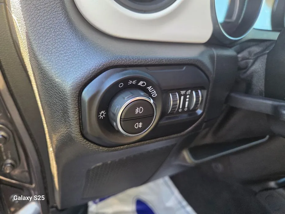 Jeep Wrangler 2021 из KR, фото 2
