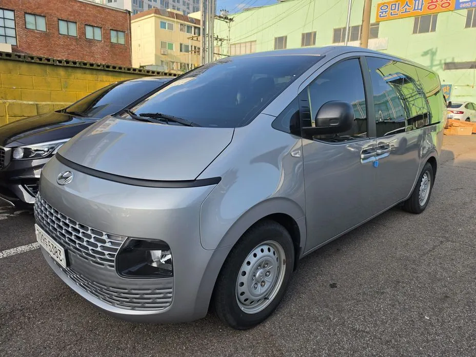 Hyundai Staria — фото 1