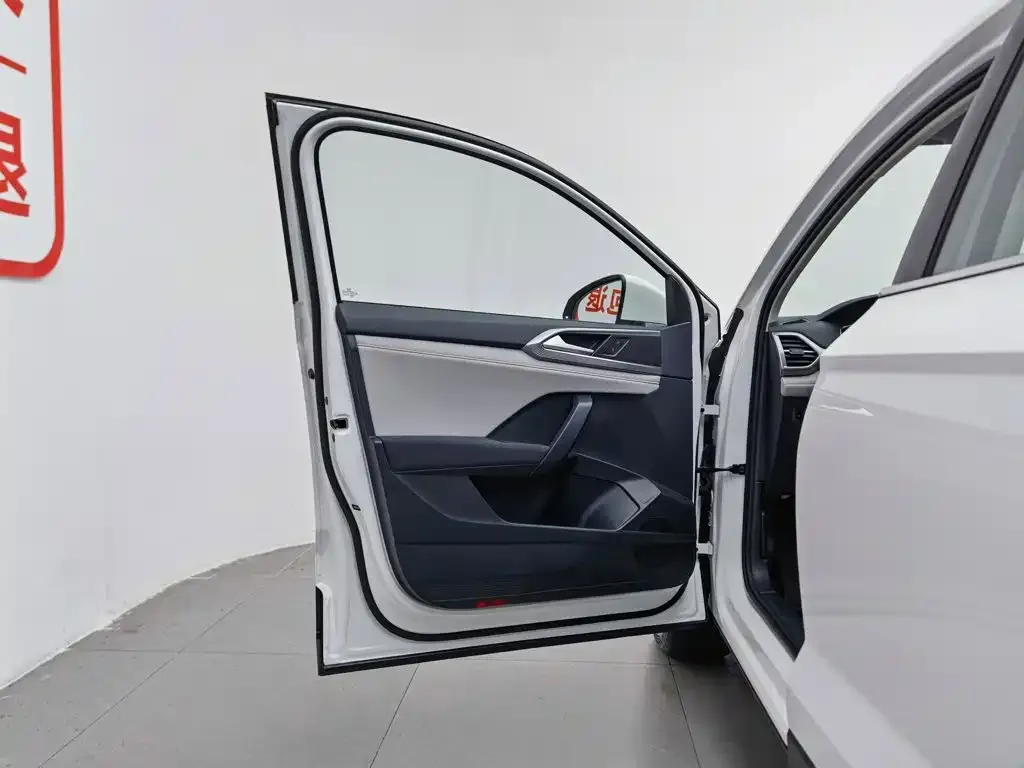 Volkswagen Tharu — фото 4