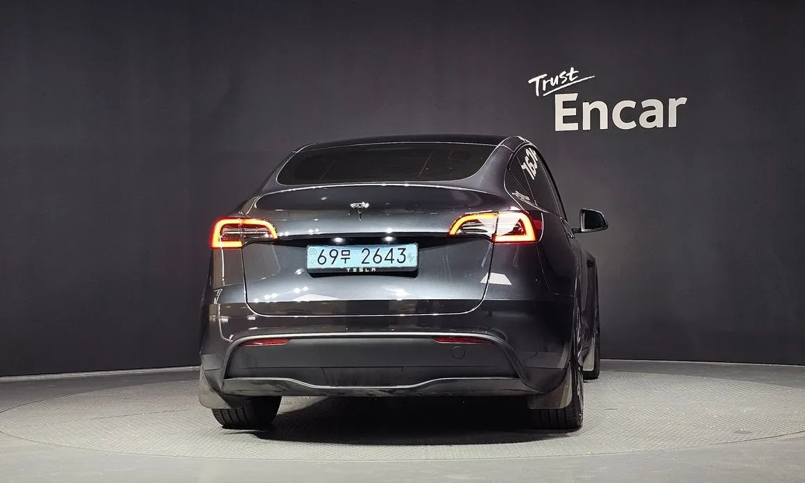 Tesla Model Y — фото 5