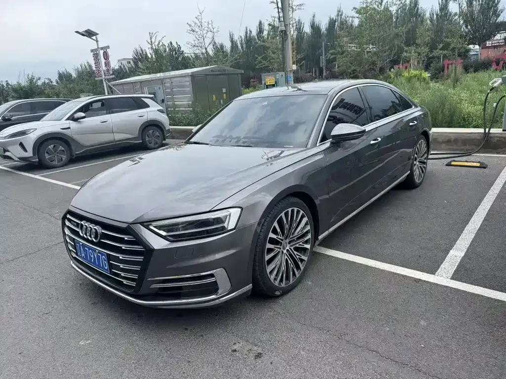 Audi A8 — фото 9