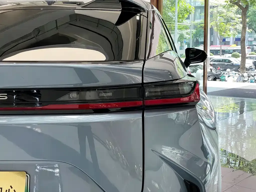 Lexus RZ — фото 2