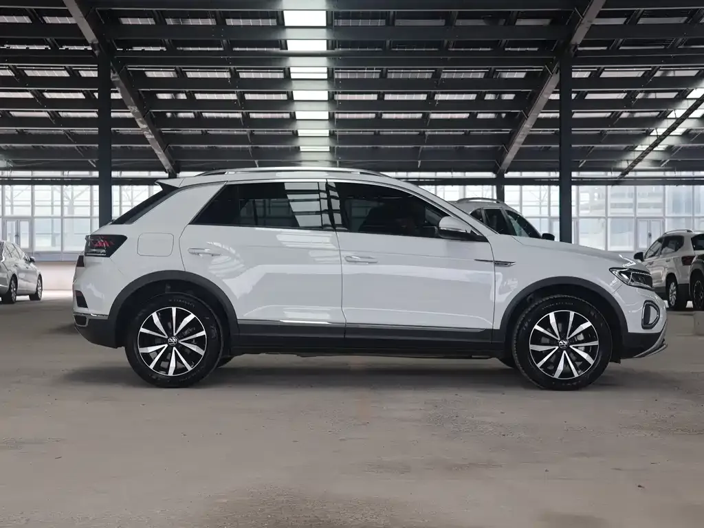 Volkswagen T-Roc — фото 7