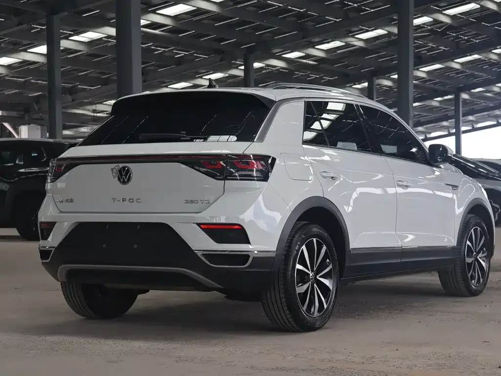 Volkswagen T-Roc — фото 9