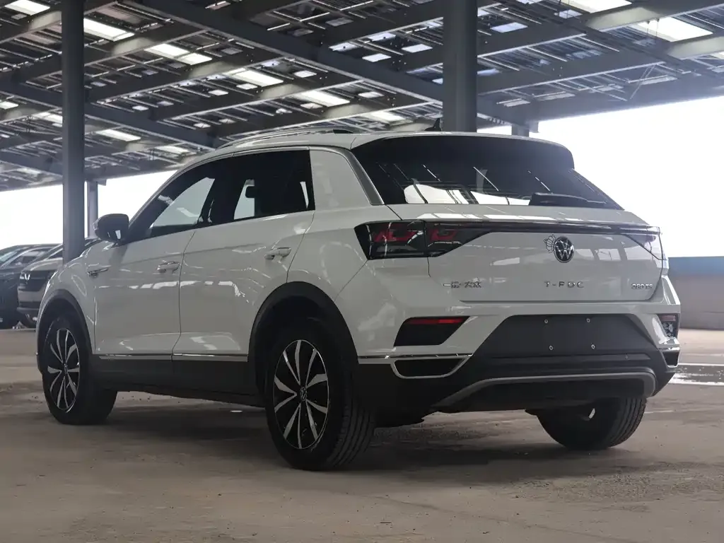Volkswagen T-Roc — фото 6