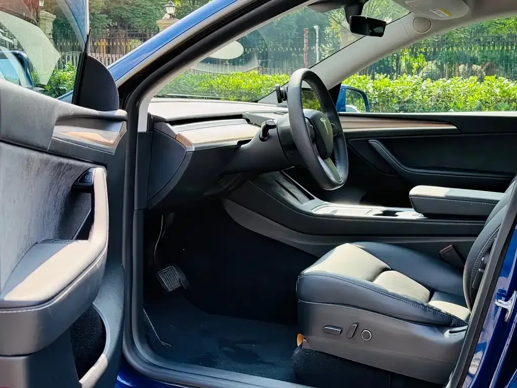 Tesla Model 3 — фото 2