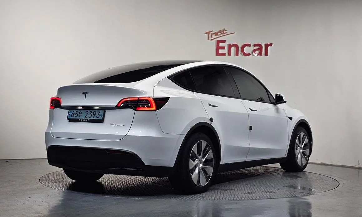 Tesla Model Y — фото 4