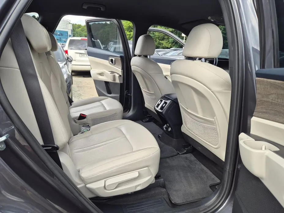 Kia Sorento — фото 7