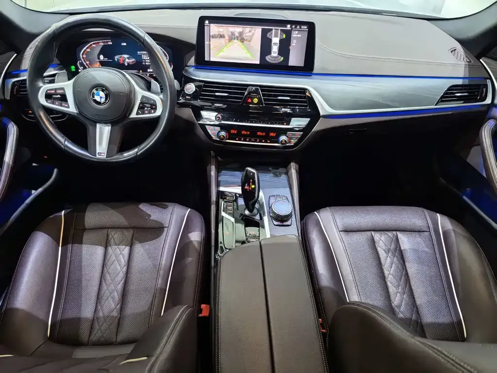 BMW 5 Series — фото 10