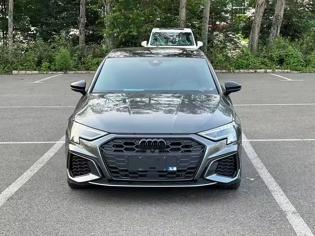 Audi A3 — фото 1
