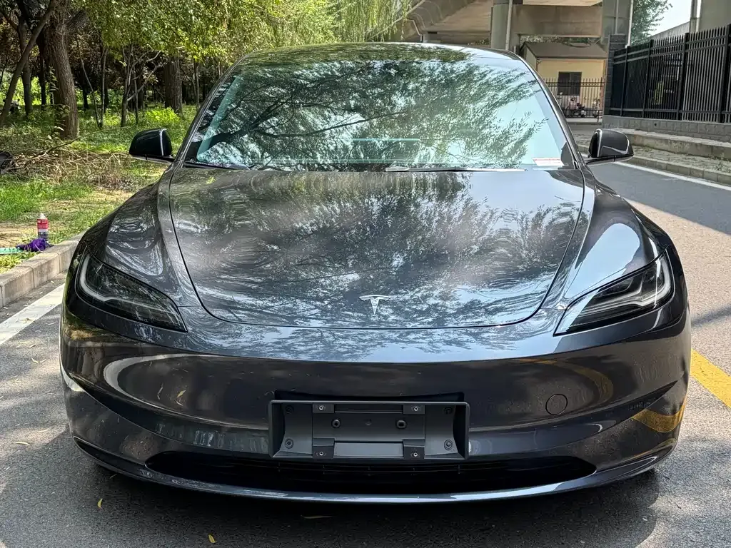Tesla Model 3 — фото 10