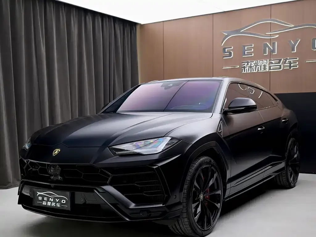 Lamborghini Urus — фото 1