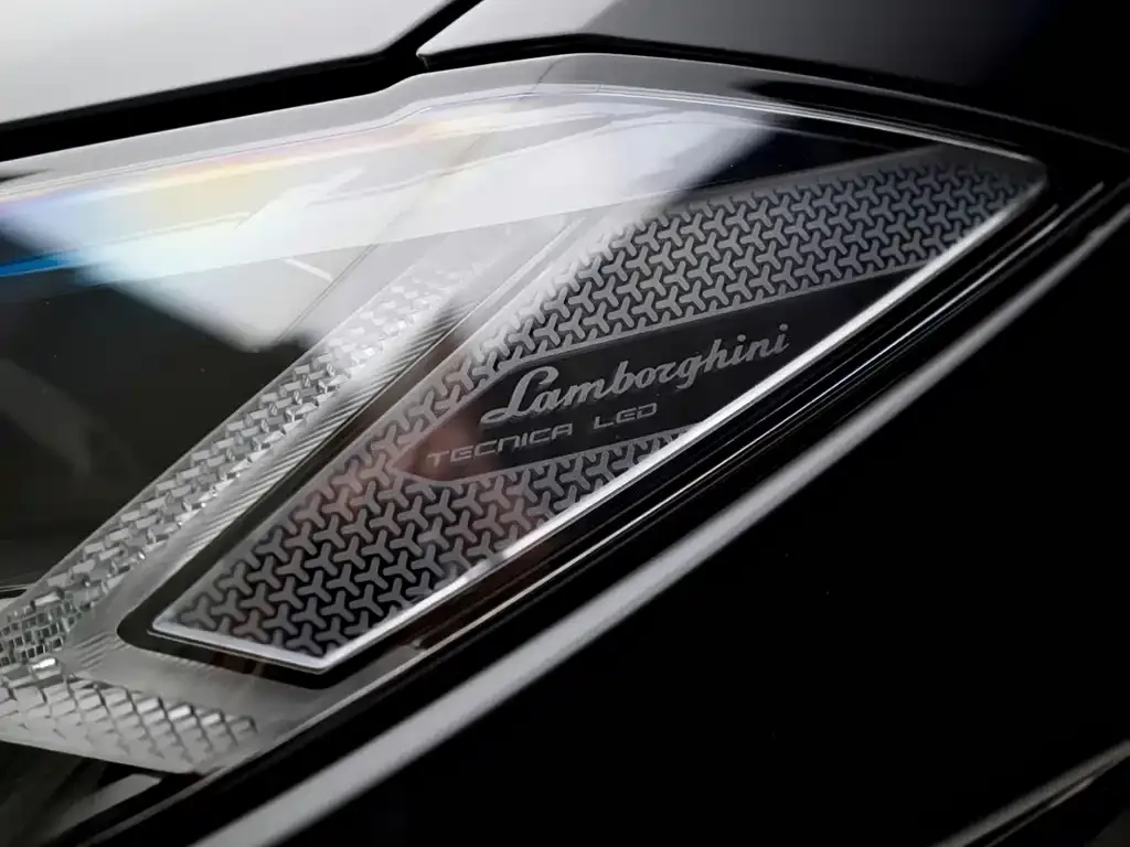 Lamborghini Urus — фото 6