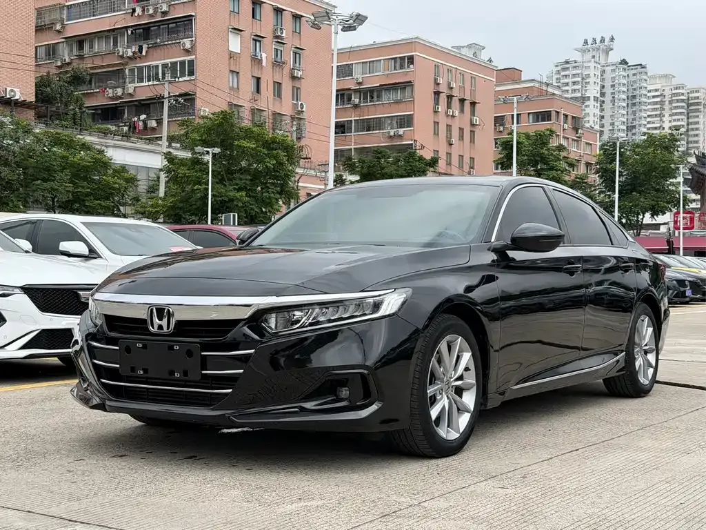Honda Accord — фото 1