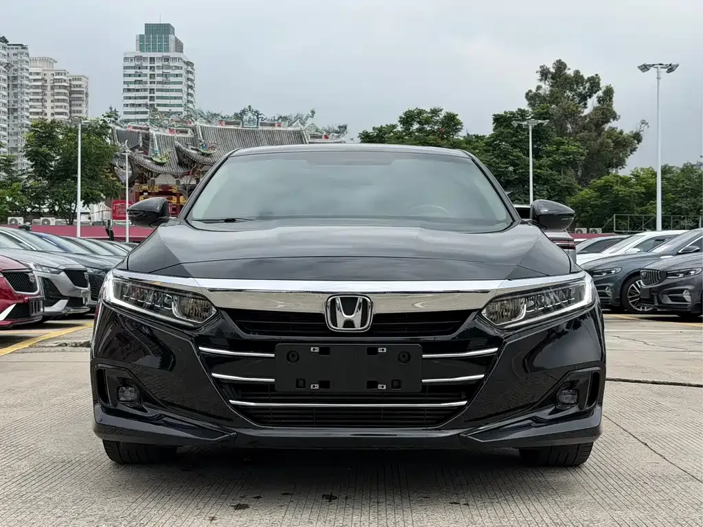 Honda Accord — фото 10