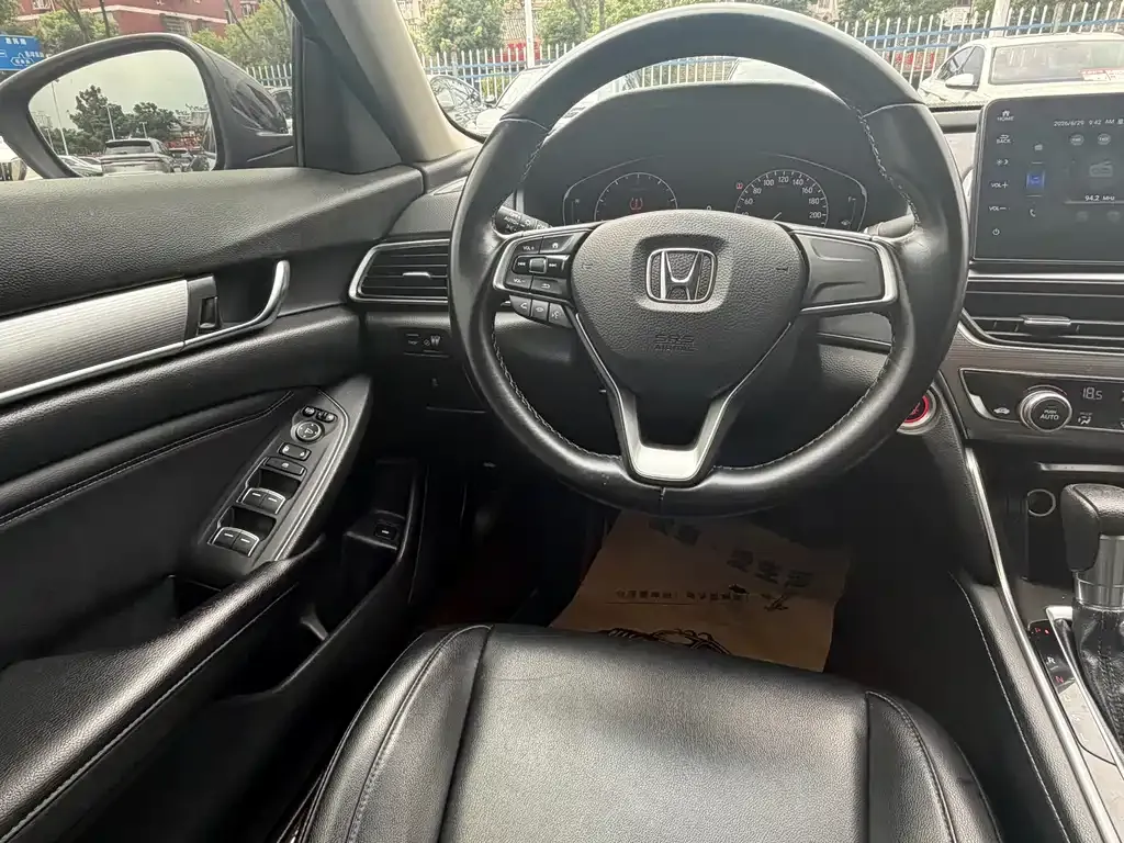 Honda Accord — фото 3