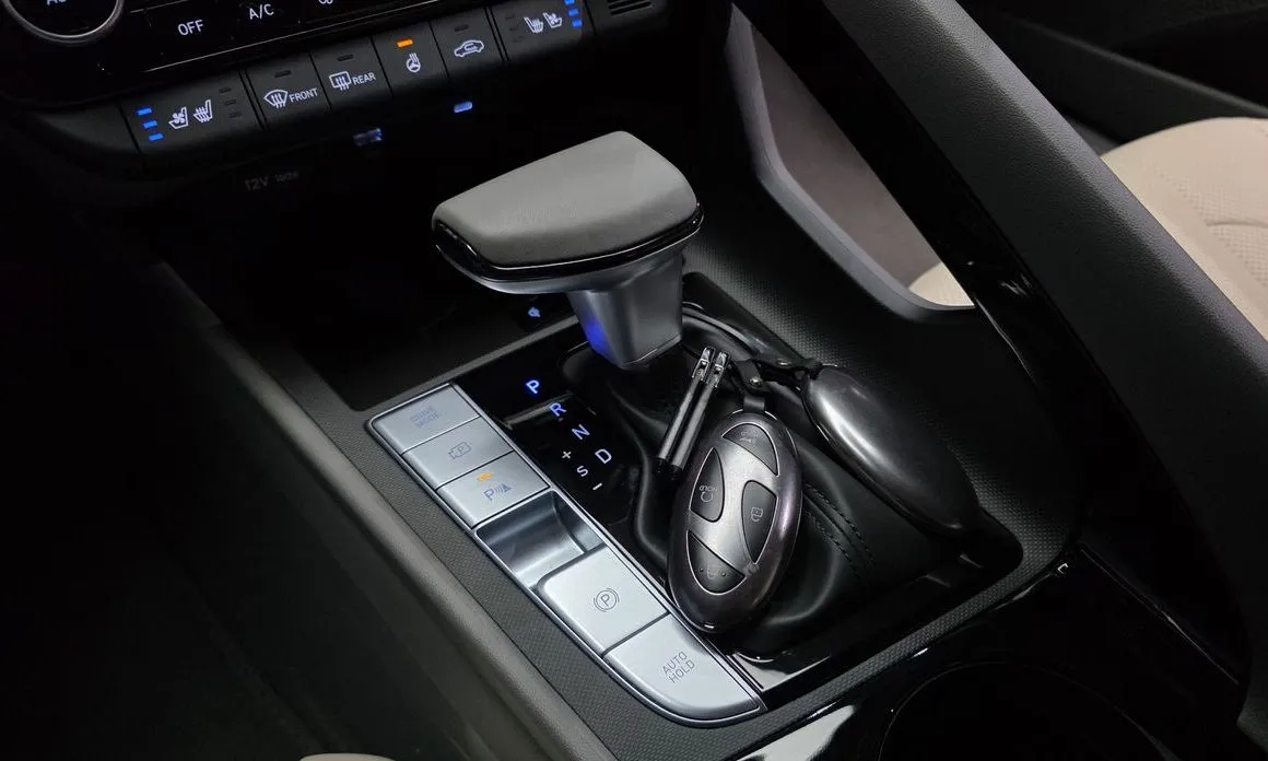 Hyundai AVANTE — фото 2