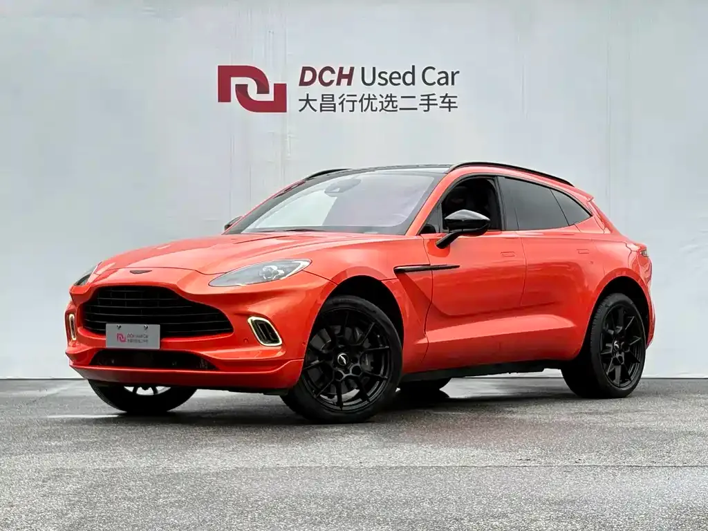 Aston Martin DBX — фото 1