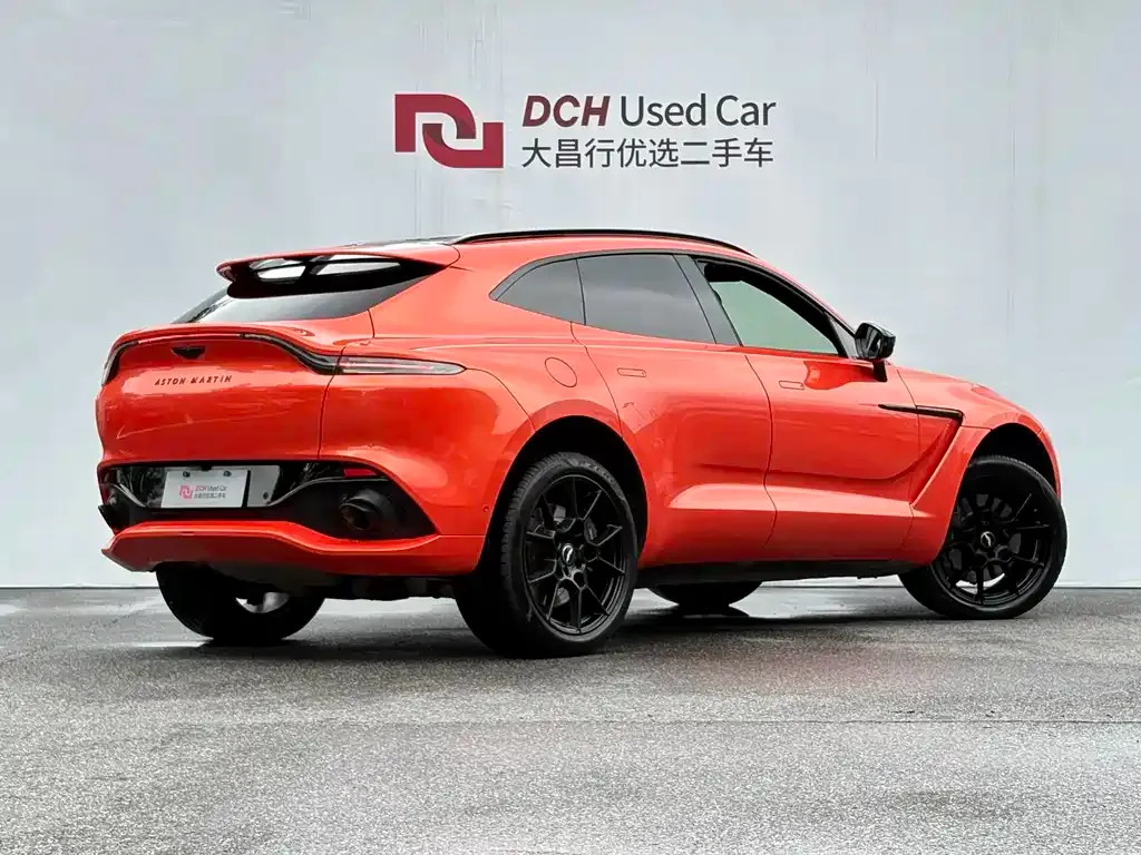 Aston Martin DBX — фото 10