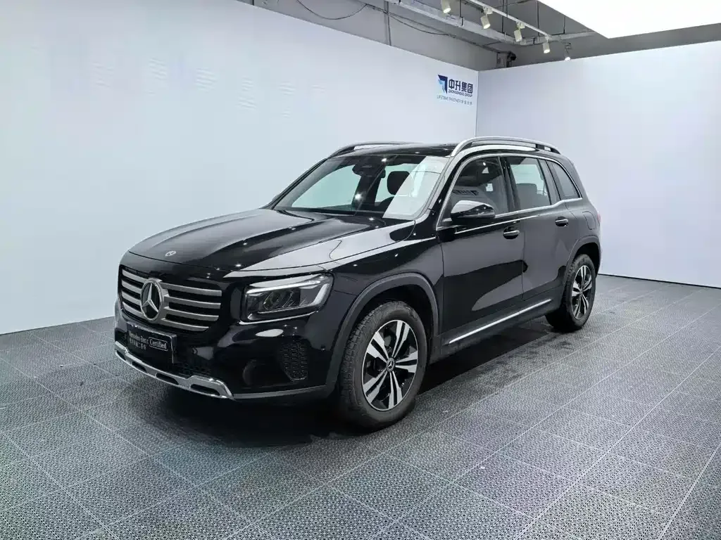 Mercedes-Benz GLB — фото 1