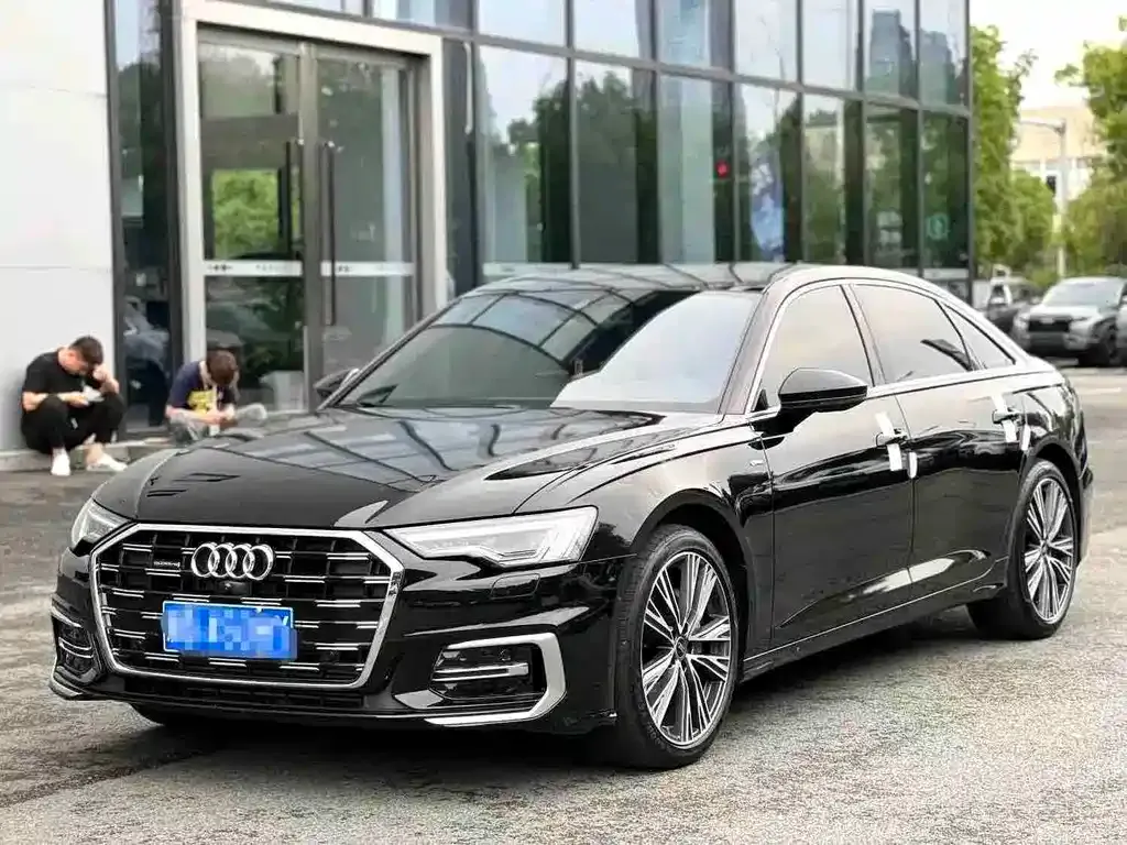 Audi A6L — фото 1