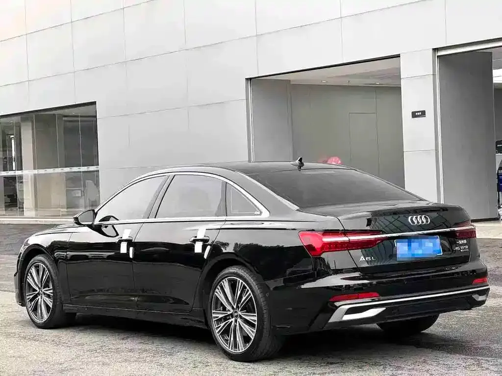 Audi A6L — фото 2