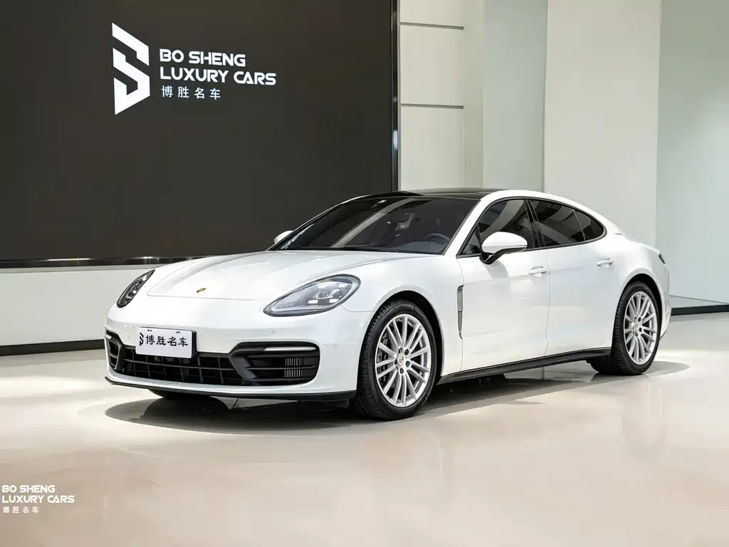 Porsche Panamera — фото 1