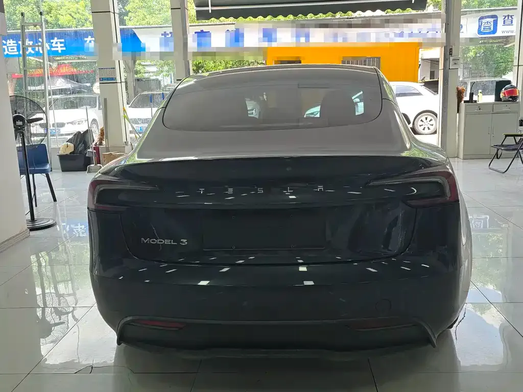 Tesla Model 3 — фото 4