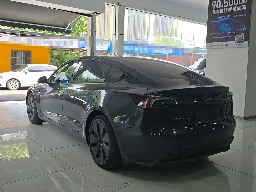 Tesla Model 3 — фото 6