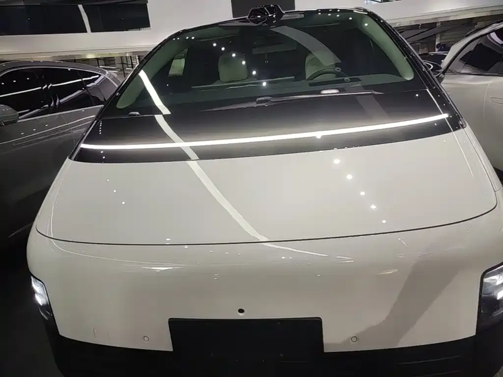 Li Auto MEGA — фото 10