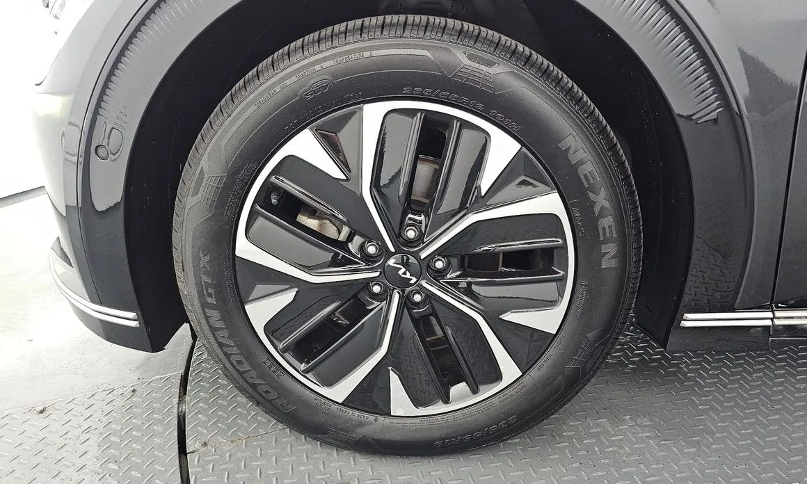 Kia EV6 — фото 9
