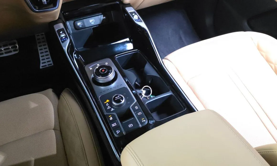 Kia Sorento — фото 4