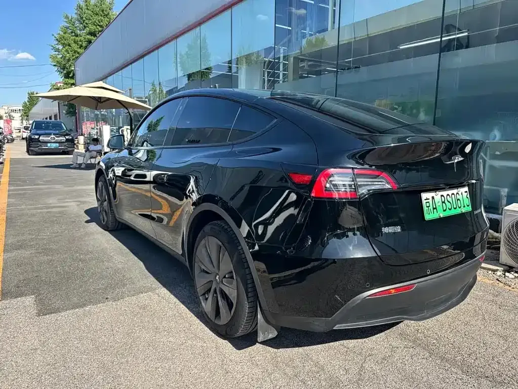 Tesla Model Y — фото 6