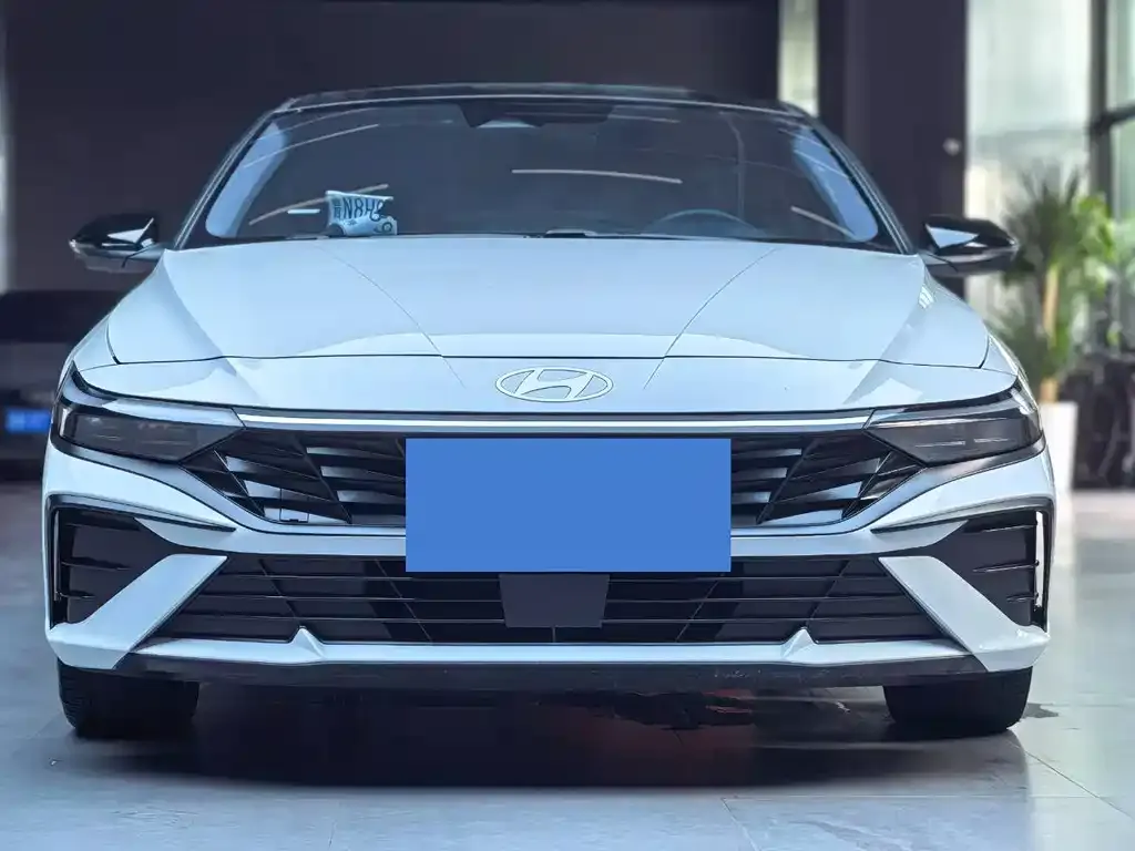 Hyundai Elantra — фото 6