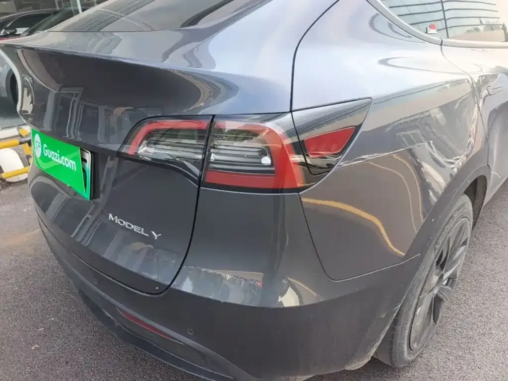 Tesla Model Y — фото 7