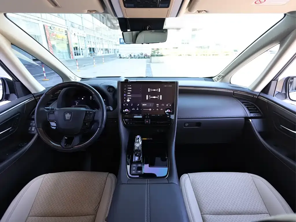 Toyota Vellfire — фото 7