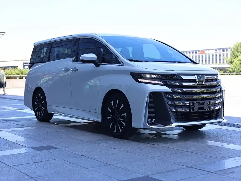 Toyota Vellfire — фото 2