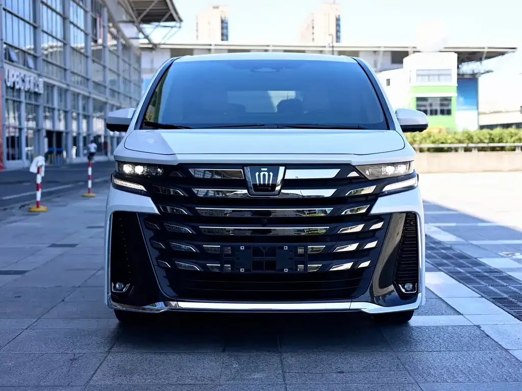 Toyota Vellfire — фото 6