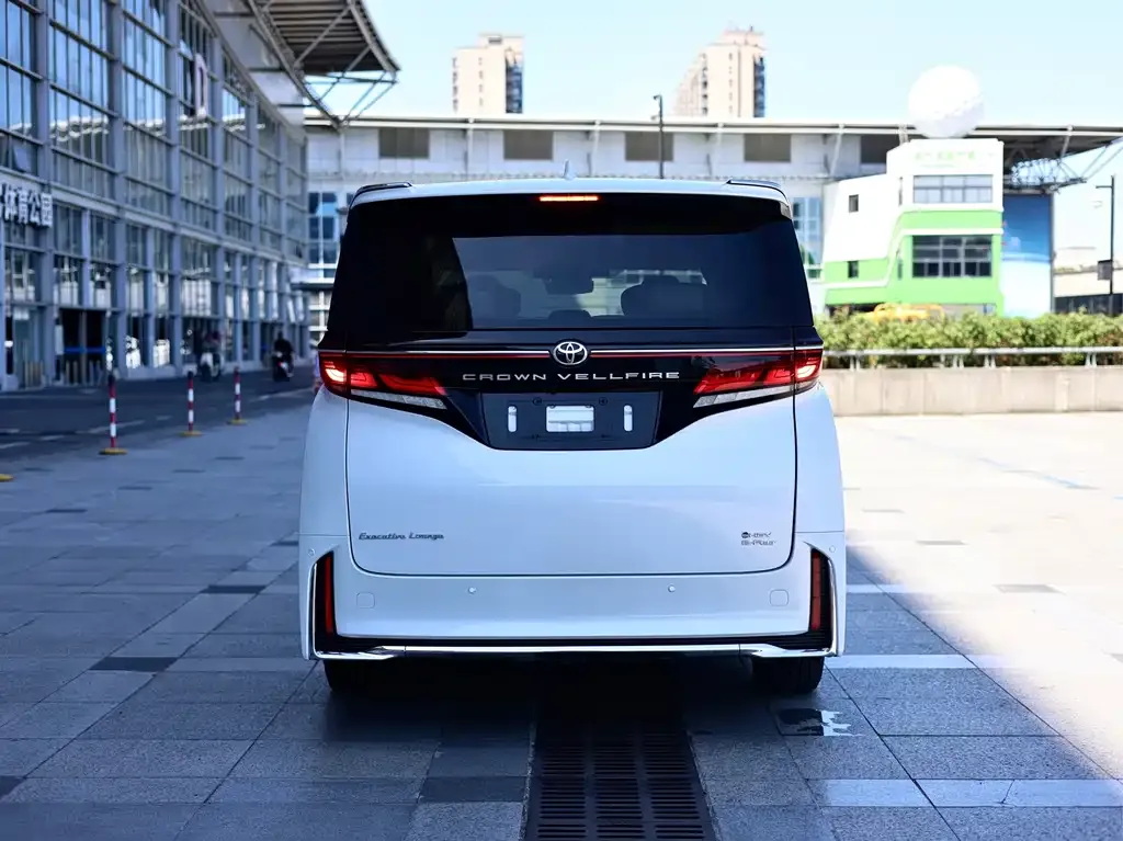 Toyota Vellfire — фото 3