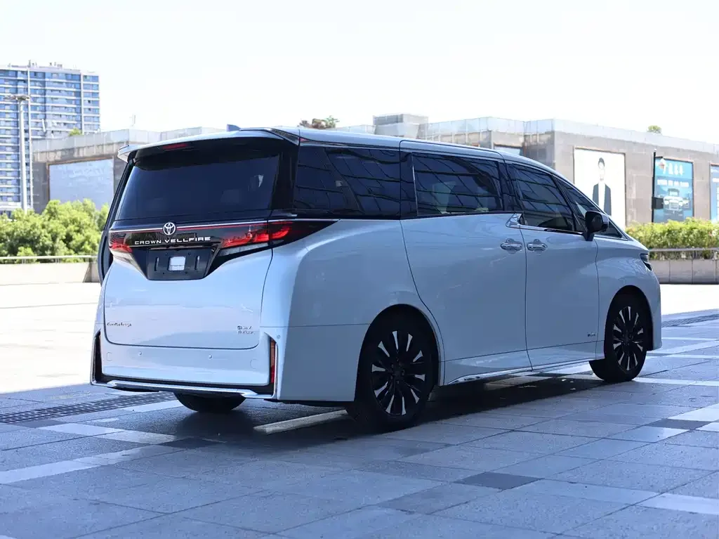 Toyota Vellfire — фото 4