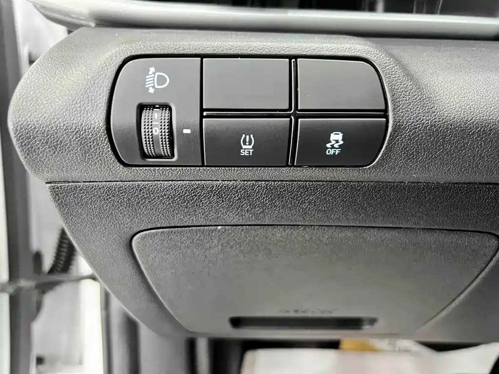 Hyundai Elantra — фото 10