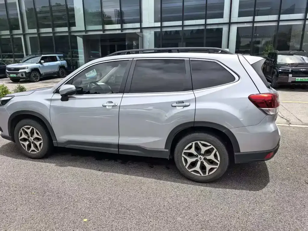 Subaru Forester 2022 из CN, фото 4