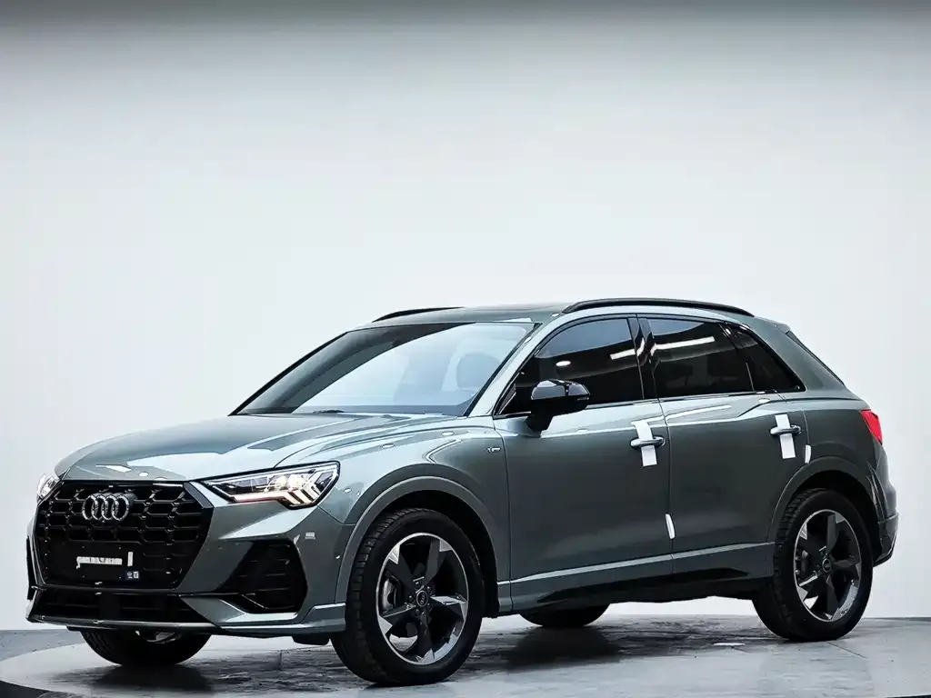 Audi Q3 — фото 1